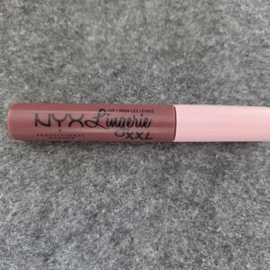 NYX Lip Lingerie XXL in shade 14 (Bust-Ed)